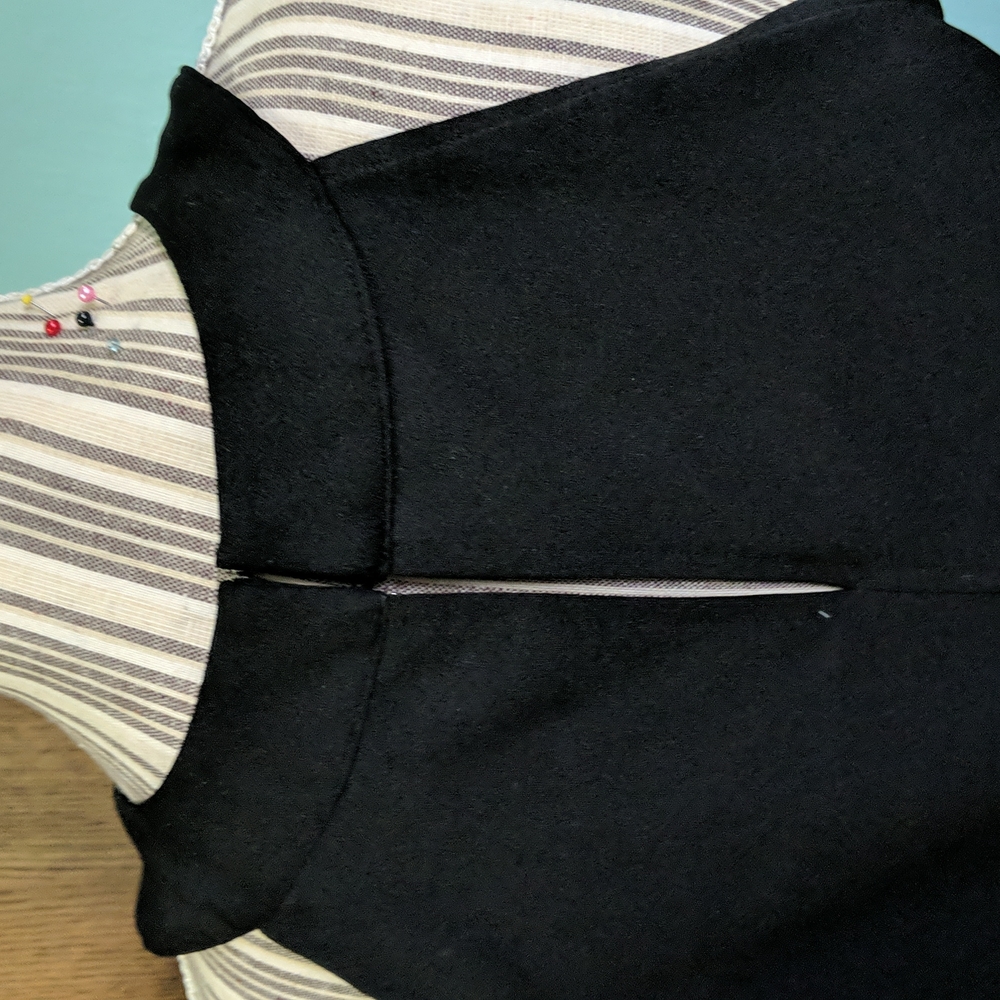 Stylish black top - Picture 3 of 6
